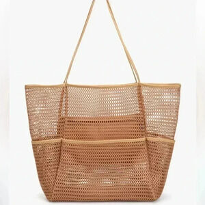 Beach bag tote in brown!